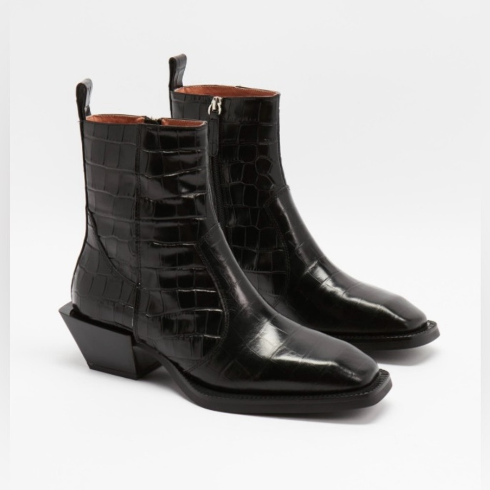 Alias Mae Boot - image 1